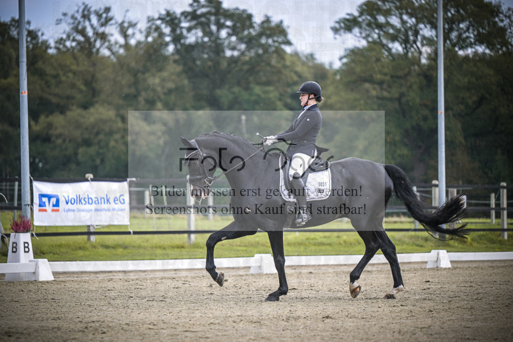 DOS_B563 | Entdecke hochwertige Reitturnierfotos von Foto Oger. Professionell, emotional und authentisch – jetzt Lieblingsmomente im Shop bestellen.Deutschlandweite Turnierfotografie. - Realisiert mit Pictrs.com