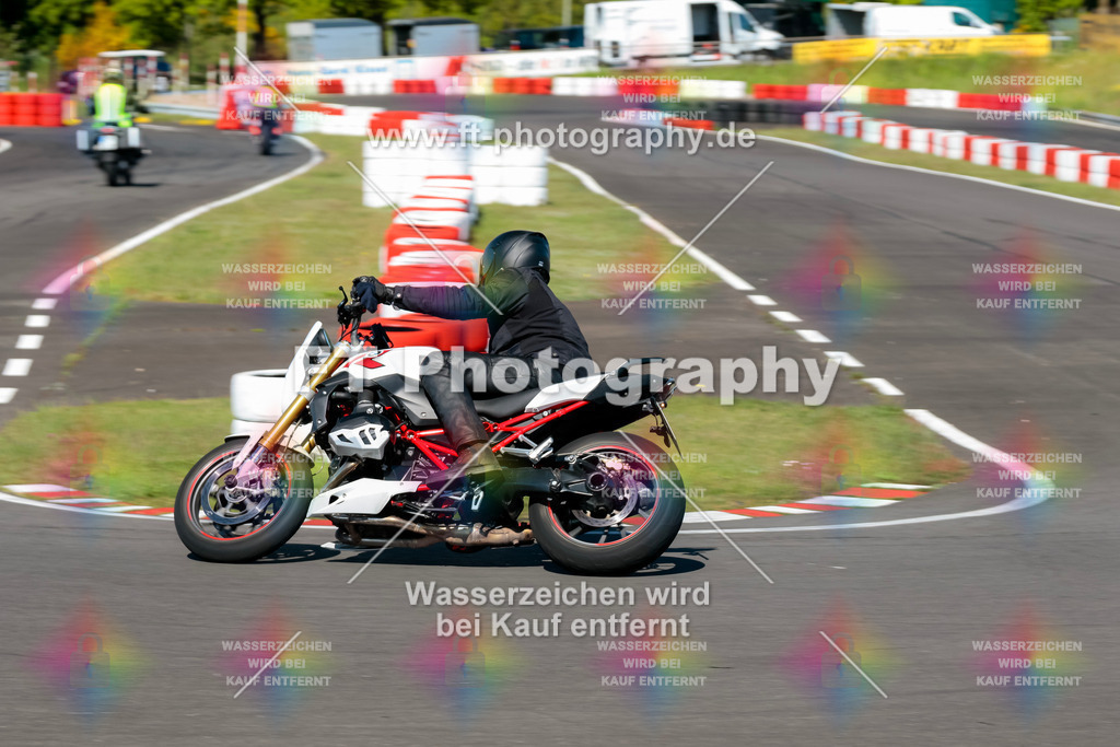 Moto-TeamOBK-21614 | Hier findet Ihr Bilder von Touristenfahrten auf der Nürburgring Nordschleife oder von anderen Veranstaltungen die ich besucht habe. Viel Spass beim Durch Schauen 