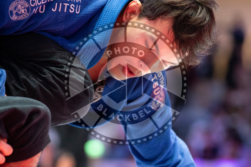 20231109PBB5602 | Fighters compete during the AJP World Professional Championship in the Mubadala Arena in Abu Dhabi, Arab United Emirates, on November 9, 2023.