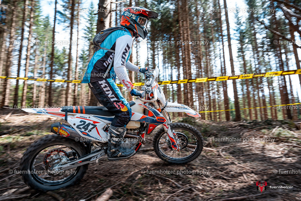 fuernholzer_250501-C1-827 | Fotografische Impressionen von der Red Stag Enduro Extreme by fuernholzer-photography.com. Endurosport in Österreich fotografisch festgehalten von fuernholzer. Auftragsfotografie für Private, Gewerbefotos und Industriefotografie. Eventfotografie, Sportfotografie und Motorsportfotografie. Anbieter von Fotoworkshops, Fototraining, fotografischen Vorträgen und Fotoseminaren.