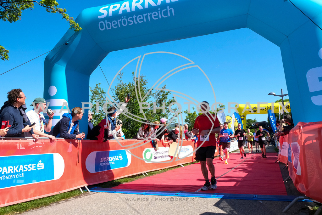 ..... | LINZ,AUSTRIA,27.April 24, Int. 3 Brückenlauf Linz  , Image shows: Photo: WAPICS / Michael ring