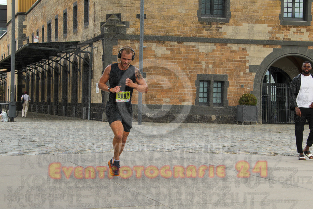 250920_1317_EV4_5190 | Sportfotografie im Rhein-Sieg Kreis, Köln, Bonn, NRW, Rheinland Pfalz, Hessen, etc. Unser Tätigkeitsfeld umfasst den Laufsport vom Volkslauf über den Marathon, Duathlon, Triathon bis zum Ultralauf wie Kölnpfad Ultra oder Schindertrail.