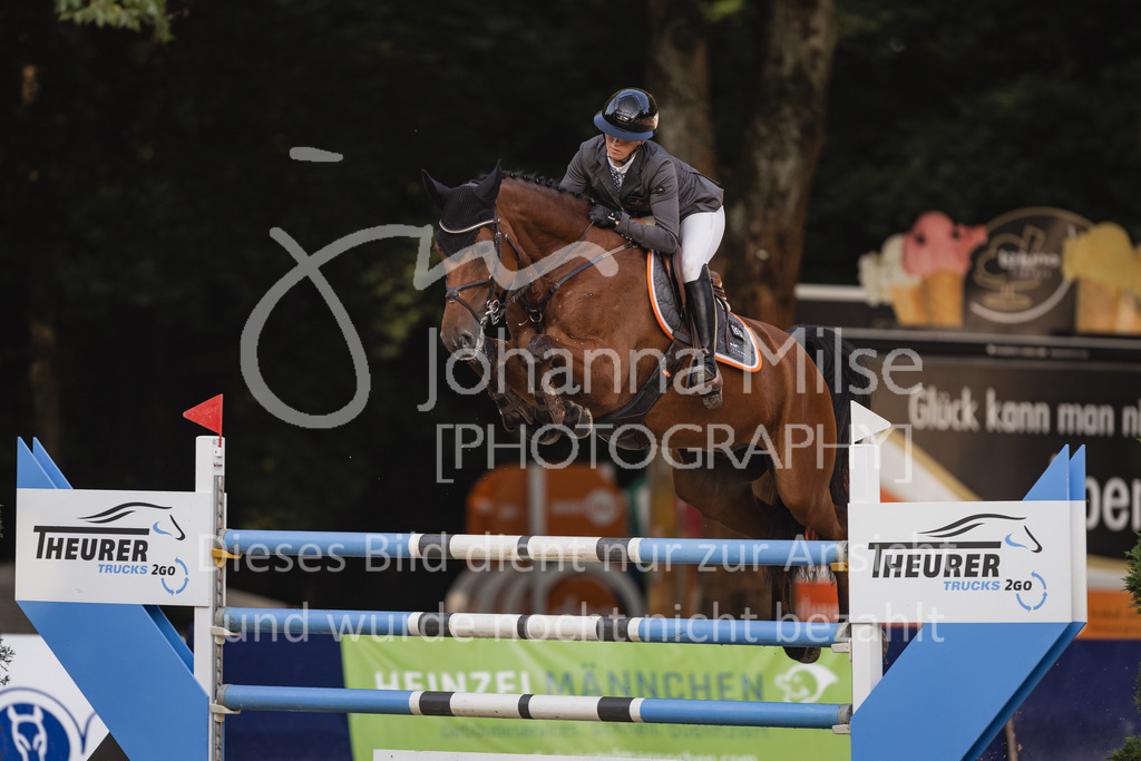 230910_OWLCh_Youngster8y-801 | Deine schönsten Turniermomente als professionelle Fotos! Entdecke hochwertige Pferdesport-Fotografie im Online-Shop. Jetzt Fotos finden & bestellen!