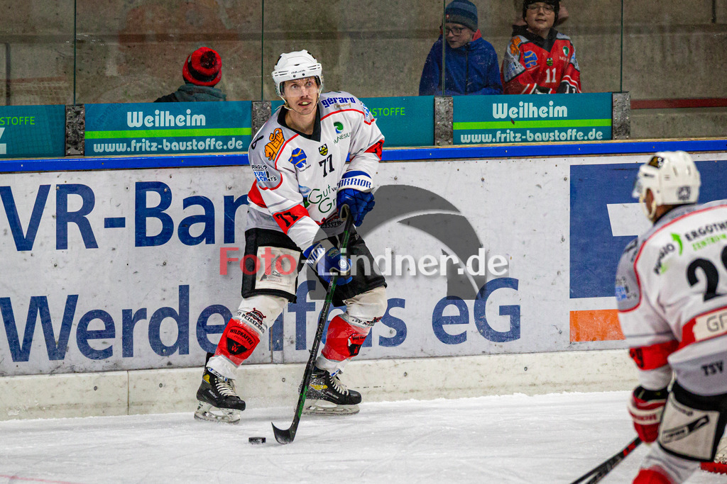 TSV Peißenberg Miners vs Legenden 20 TSV Peißenberg | TSV Peißenberg Legenden 20 Jahre Bayernliga, TSV Peißenberg Miners vs Legenden 20 TSV Peißenberg,Manfred Guggemoos (Legenden 77) in Aktion,2024-09-13 in Peißenberg (Eisstadion)Manfred Guggemoos (Legenden 77)Copyright: WolfgangxLindner