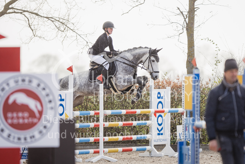 230426_HofSosath_SprPf-L-g-707 | Deine schönsten Turniermomente als professionelle Fotos! Entdecke hochwertige Pferdesport-Fotografie im Online-Shop. Jetzt Fotos finden & bestellen!