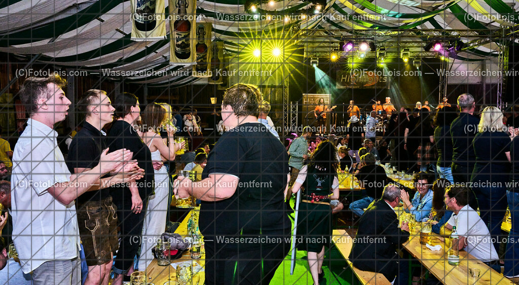 ALP5572_VOLKSFEST_Bieranstich_Musik Die HIGHLIGHTS | (C)FotoLois.com, Alois Spandl, BIERANSTICH im Festzelt beim WIESELBURGER VOLKSFEST mit den TSCHECHEN als Vorband und dem Auftritt von Die HIGHLIGHTS, Mi 28. Juni 2023.
