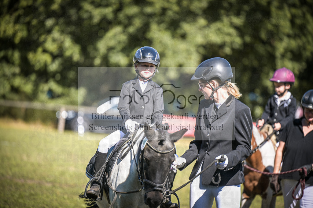 DOS_0007 | Entdecke hochwertige Reitturnierfotos von Foto Oger. Professionell, emotional und authentisch – jetzt Lieblingsmomente im Shop bestellen.Deutschlandweite Turnierfotografie. - Realisiert mit Pictrs.com