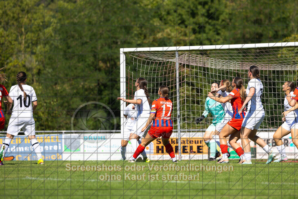 20260906_115059_0082_(c)_by_PhotoPeet | #,1.FC Donzdorf (weiß) vs. 1.FC Heidenheim 1846 (rot), Fußball, Frauen-Verbandspokal Gruppe 2, 2. Runde, Saison 2026/2027, Rasenplatz Lautertal Stadion, Süßener Straße 16, 73072 Donzdorf, 06.09.2026 - 11:00 Uhr,Foto: PhotoPeet / Sport- &amp; Eventfotografie / Peter Harich