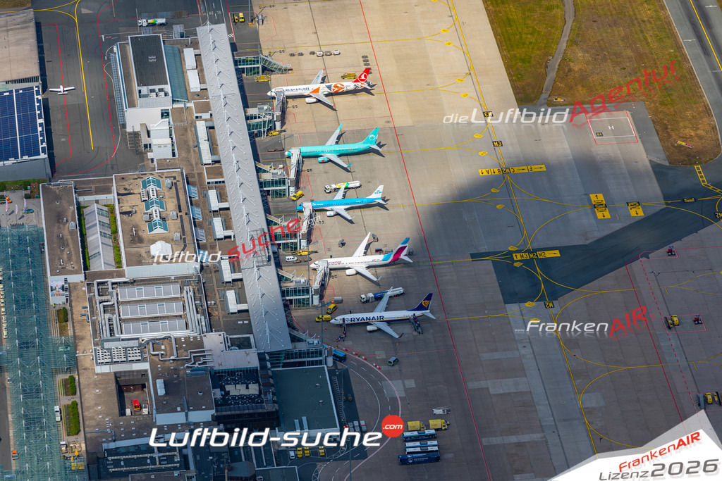 aktuelles Luftbild von Airport-nuernberg   - Luftaufnahme wurde 2019 von https://frankenair.de mittels Flugzeug (keine Drohne) erstellt.