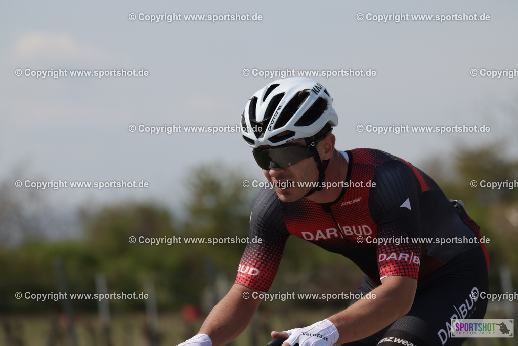 368A4215 | Neusiedlersee Radmarathon 2026@sportshot_your_pictrs #yourpictures#roadtowm2029 #nrm #neusiedlerseeradmarathon #neusiedlersee #neusiedlerseetourismus #burgenland #mörbisch #nrm26 #burgenlandtourismus #voglundco #poweredbyburgenlandtourismus #radsport #rad #marathon #ucigranfondo #visitburgenland #ucigranfondoworldseries