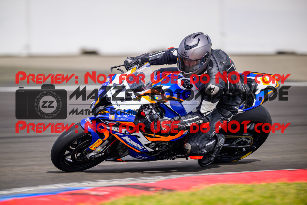 MaZZes_Fotomatrix_20250421_6021986_5543 | ROT