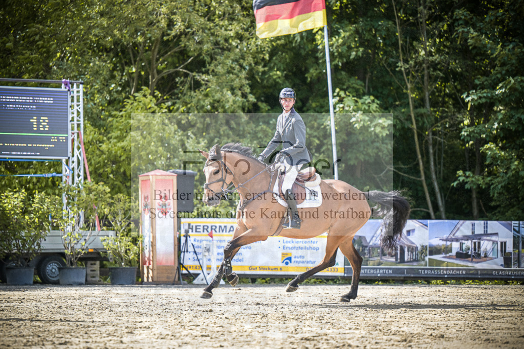 DOS_8553 | Entdecke hochwertige Reitturnierfotos von Foto Oger. Professionell, emotional und authentisch – jetzt Lieblingsmomente im Shop bestellen. - Realisiert mit Pictrs.com