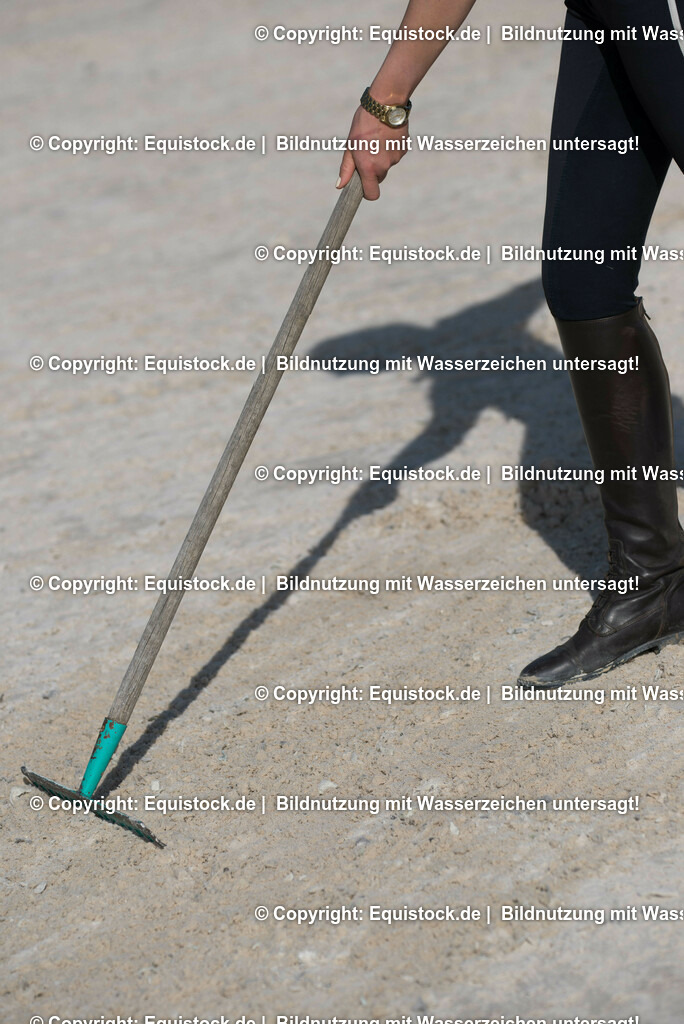 20160421_Reitplatzpflege_0024 | equistock