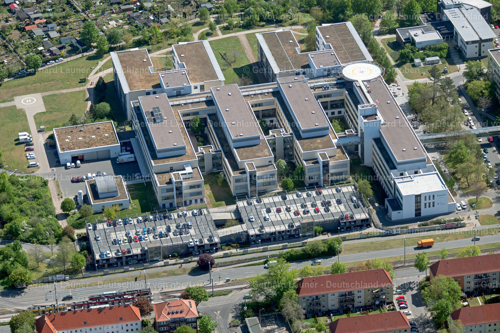 4026700 | ERFURT 07.05.2020 Klinikgelände des Krankenhauses " Helios Klinikum Erfurt " im Ortsteil Andreasvorstadt in Erfurt im Bundesland Thüringen, Deutschland. Weiterführende Informationen bei: HELIOS Kliniken GmbH,  Helios Klinikum Erfurt,  wörner traxler richter planungsgesellschaft mbh. // Hospital grounds of the Clinic " Helios Klinikum Erfurt " in the district Andreasvorstadt in Erfurt in the state Thuringia, Germany. Further information at: HELIOS Kliniken GmbH,  Helios Klinikum Erfurt,  woerner traxler richter planungsgesellschaft mbh. Foto: Gerhard Launer