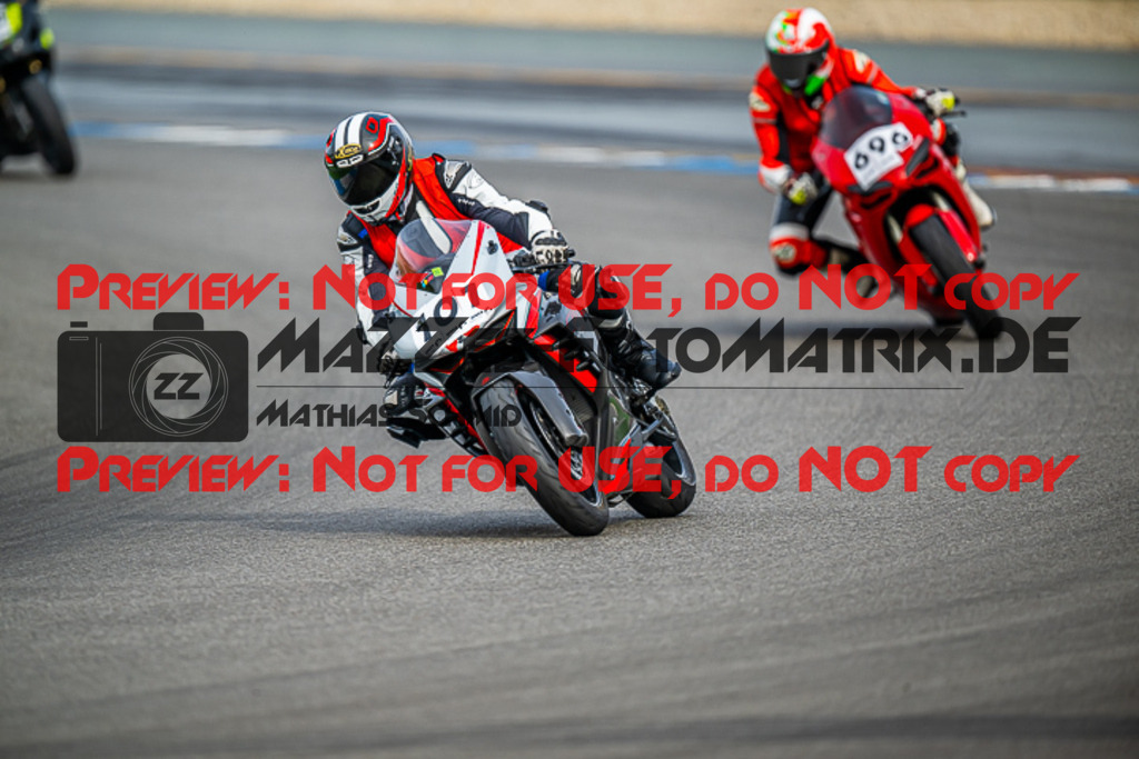 MaZZes_FotoMatrix_230410_4854 | INST