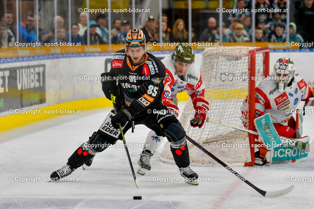 AUT, ICE, Black Wings Linz (AUT) vs HCB Suedtirol Foxes (ITA) | 01.11.2022, Eishalle Linz, AUT, ICE Eishockey Liga, Black Wings Linz (AUT) vs HCB Suedtirol Foxes (ITA), im Bild Michael Haga (BWL) vs Mitchell Hults (HCB)


// ICE win2day Hockey League Match between Black Wings Linz (AUT) vs HCB Suedtirol Foxes (ITA) in Linz, Austria on 2022/11/01