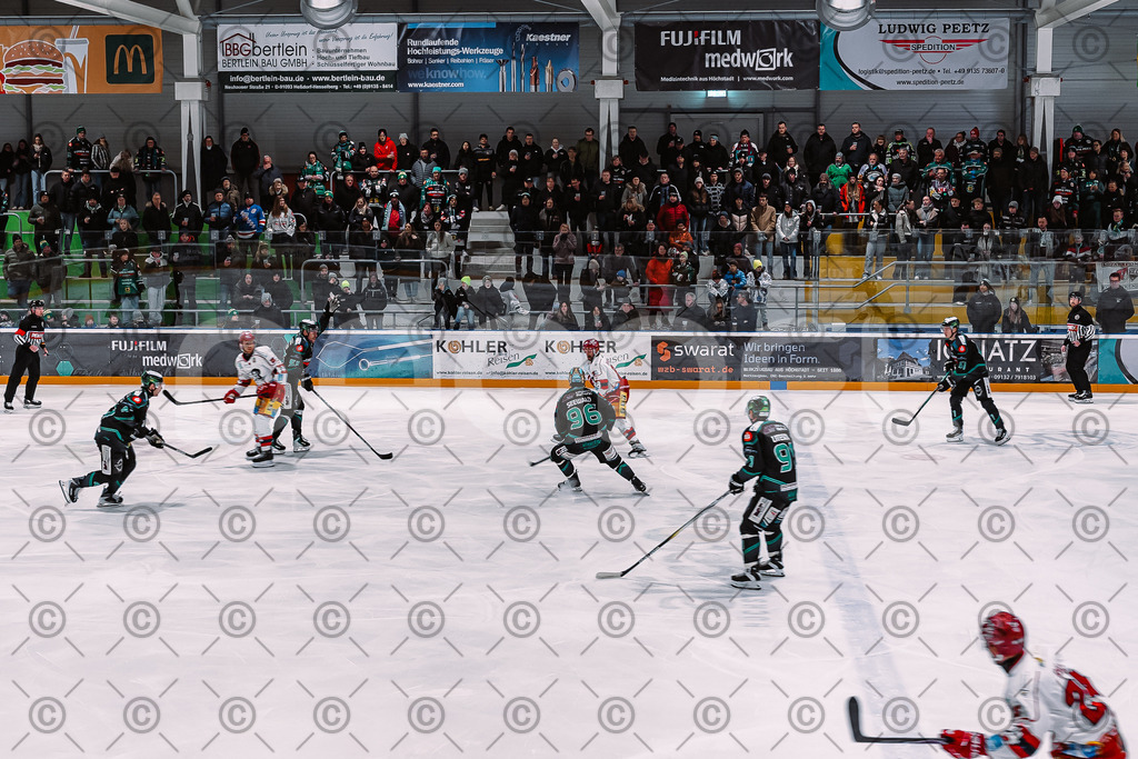 Alligators_vs_Deggendorf_30_11_2025-037 | Höchstadt Alligators Fotogalerie: Eishockey-Action aus Franken. Professionelle Spielfotos, Portraits & Stadionbilder zum Download. Jetzt entdecken! - Realized with Pictrs.com