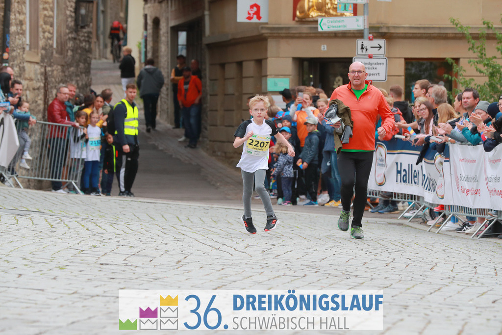 AOK Junior Cup 400m | 3Königslauf 2022 AOK Junior Cup 400m - Realisiert mit Pictrs.com