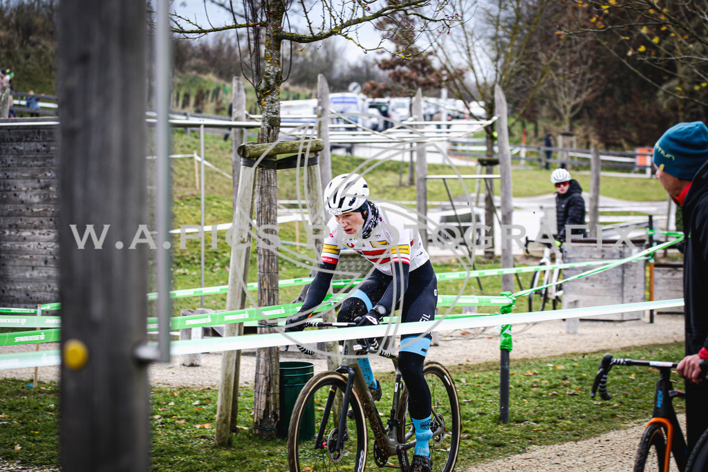 ..... | AUSTRIA, 24.11.24, 3.Radquerfeldein GP um das Sportzentrum Gunskirchen Image shows: Photo: Wapics / Andreas Willdoner