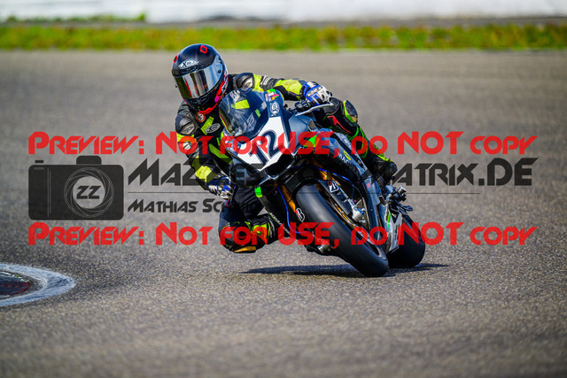 MaZZes_FotoMatrix_240911_6007705_3967 | WEISS