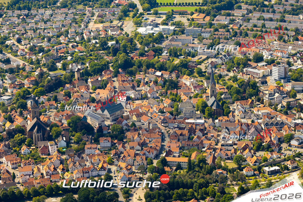 Die Luftaufnahme Altstadt - Korbach wurde 2022 vom Flugzeug aus (keine Drohne) erstellt. Hohe Auflösung -für große Poster und Wandbilder geeignet - Garantiert!