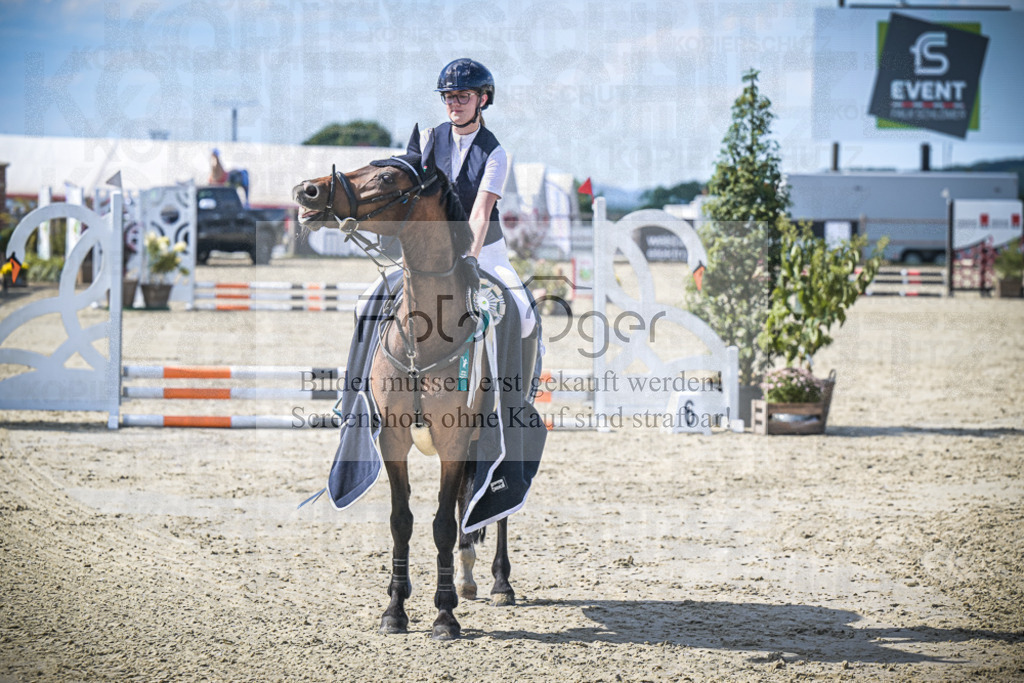 DOS_0034 | Entdecke hochwertige Reitturnierfotos von Foto Oger. Professionell, emotional und authentisch – jetzt Lieblingsmomente im Shop bestellen.Deutschlandweite Turnierfotografie. - Realisiert mit Pictrs.com