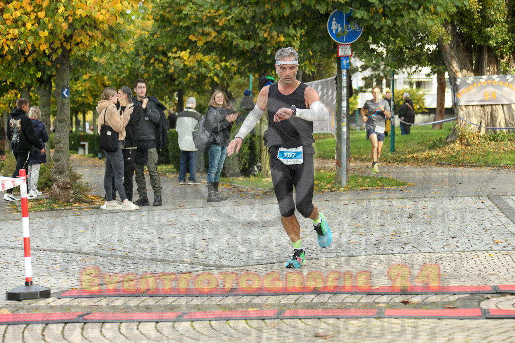 241020_1002_EX1_7493 | Sportfotografie im Rhein-Sieg Kreis, Köln, Bonn, NRW, Rheinland Pfalz, Hessen, etc. Unser Tätigkeitsfeld umfasst den Laufsport vom Volkslauf über den Marathon, Duathlon, Triathon bis zum Ultralauf wie Kölnpfad Ultra oder Schindertrail.