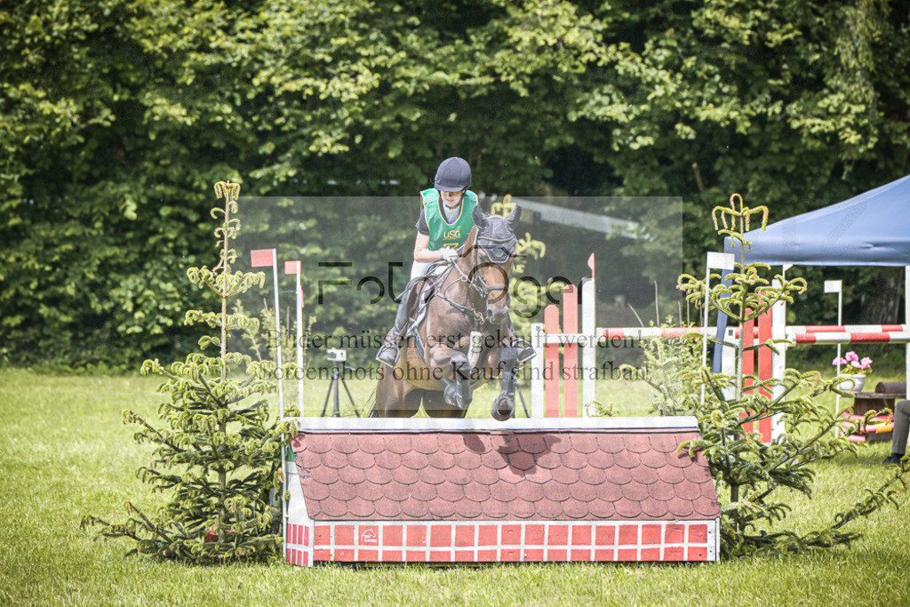 DOS_6129 | Entdecke hochwertige Reitturnierfotos von Foto Oger. Professionell, emotional und authentisch – jetzt Lieblingsmomente im Shop bestellen. - Realisiert mit Pictrs.com