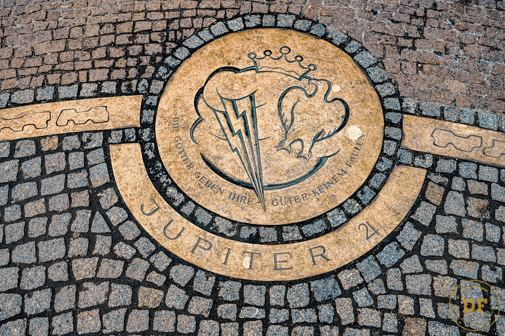 487-Jupiter-golden-no-logo | Geschenke, Wandbilder und Accessoires mit Motiven aus Dresden und anderen schönen Orten zur Verschönerung Deines zu Hauses und zum verschenken gewünscht? Wähle Deine Lieblingsbild auf dem Produkt Deiner Wahl. 