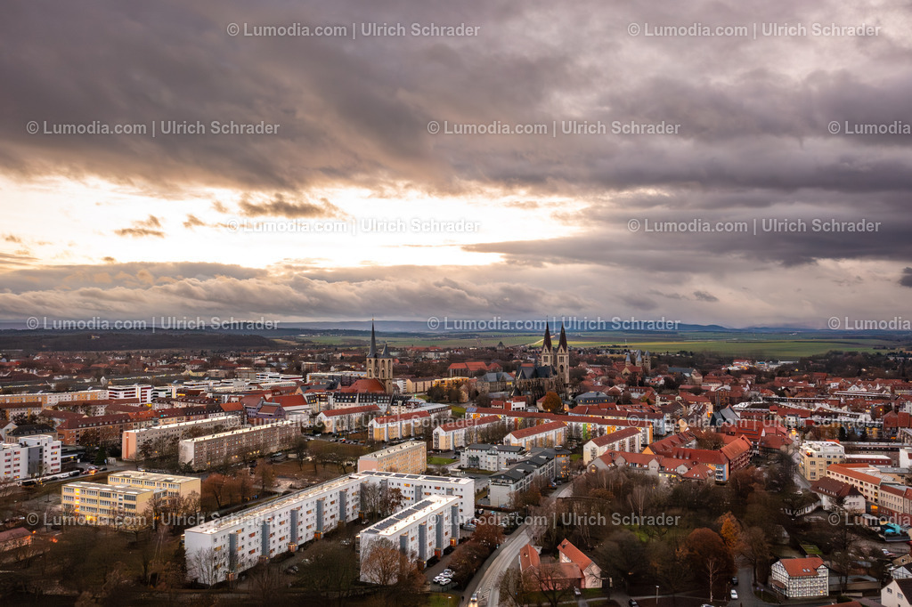 10049-52168 - Blick auf Halberstadt | Stockfoto und Bilderpool mit Bildmaterial aus Deutschland, dem Harz, Halberstadt, Quedlinburg, Wernigerode und weltweit. Qualitativ hochwertige und professionelle Fotos anschauen und kaufen. - Realisiert mit Pictrs.com