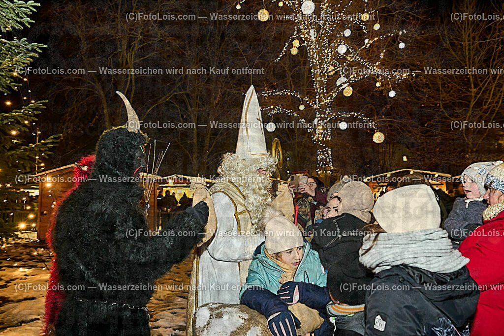 ALP4799_Wieselburger Advent_NikolausAbend | (C)FotoLois.com, Alois Spandl, WIESELBURGER ADVENT, der Nikolaus kommt zu den Kindern und bringt Geschenke, Fr 8. Dez. 2023.