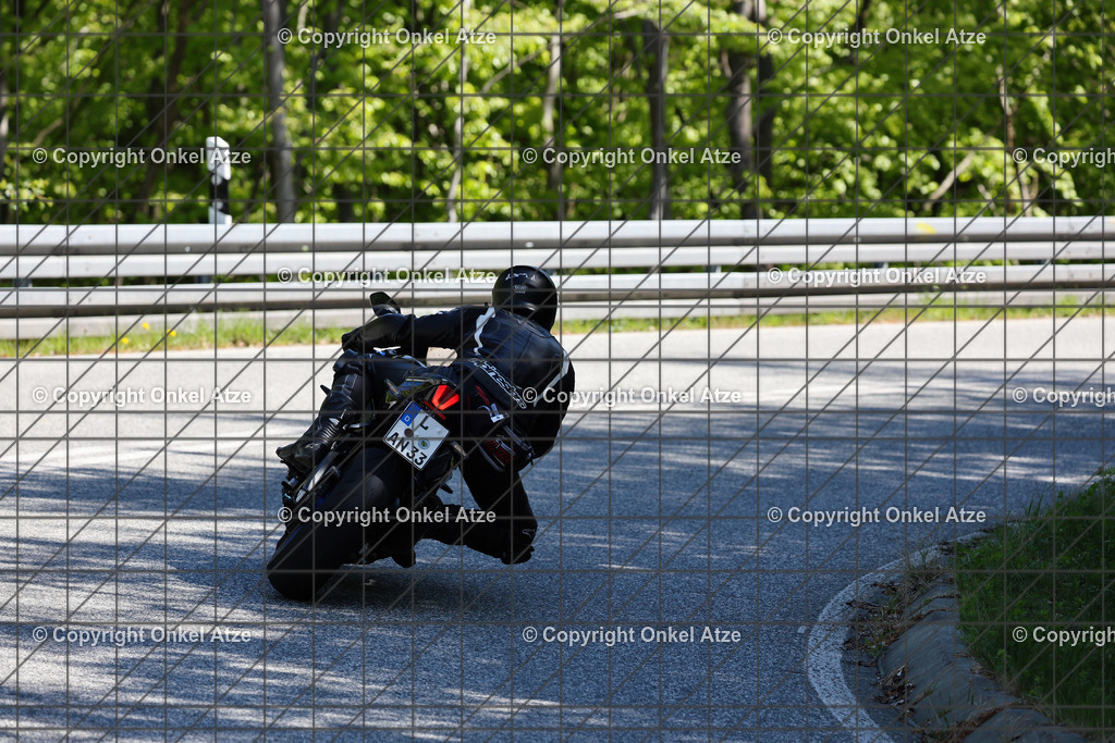 IMG_8676 | Fotograf am Kyffhäuser. Onkel Atze. Kyffhäuser Rennstrecke. Café36. Motorsportfotografie. - Realisiert mit Pictrs.com