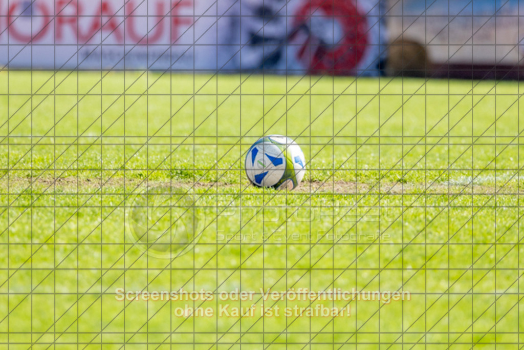 20250501_103013_0122 | #,1.FC Donzdorf II (rot) vs.1.Göppinger SV (weiß), Fussball, Frauen-Bezirkspokal Halbfinale Saison 2024/2025, Rasenplatz Lautertal Stadion, Süßener Straße 16, 73072 Donzdorf, 01.05.2025 - 10:30 Uhr,Foto: PhotoPeet-Sportfotografie/Peter Harich