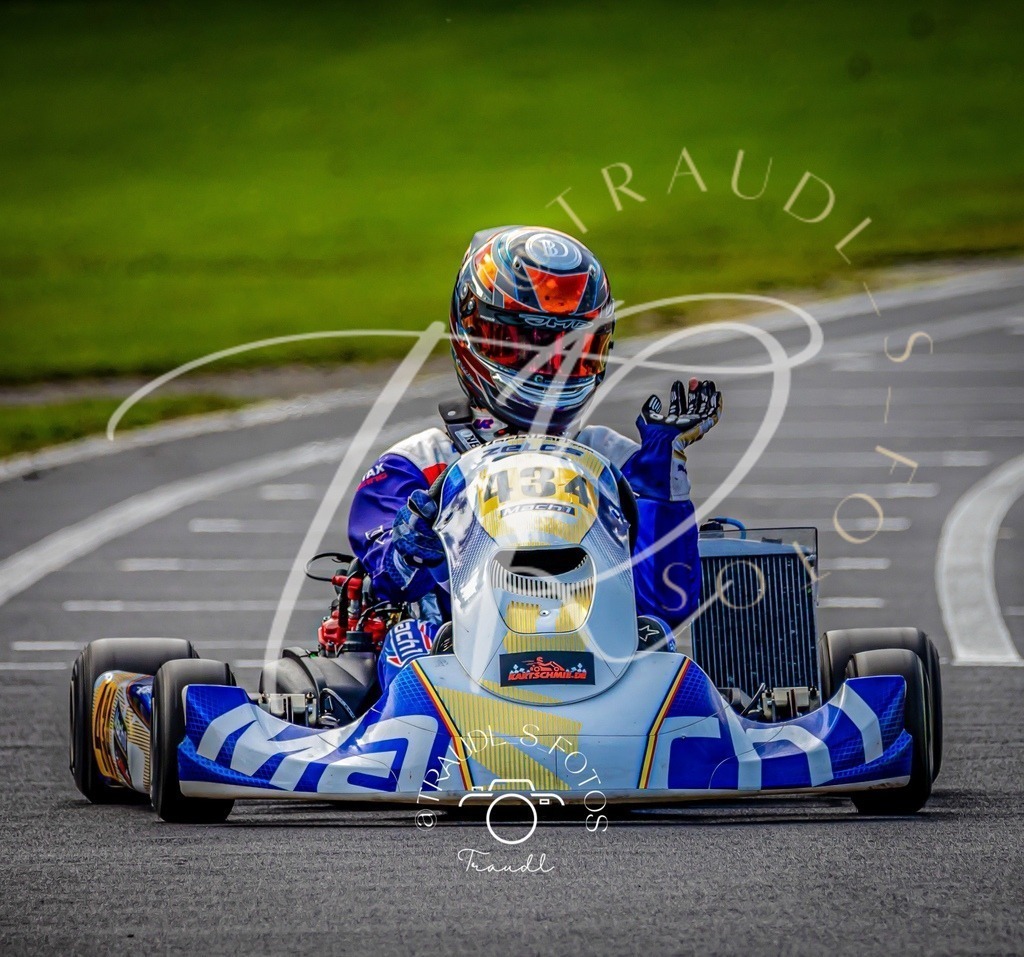 EDFB18C6-0097-49DE-A371-A10CF1B91A7D | traudl_s_fotos