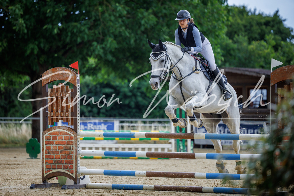 20260705-_3LI4998 | Tierfotografie Pferde, Hunde, Katzen, Haustiere.
Turnierfotografie Reitturniere, Reiten, Springreiten, Dressur in Hanau, dem Main-Kinzig-Kreis und dem Rhein-Main- Gebiet um Frankfurt