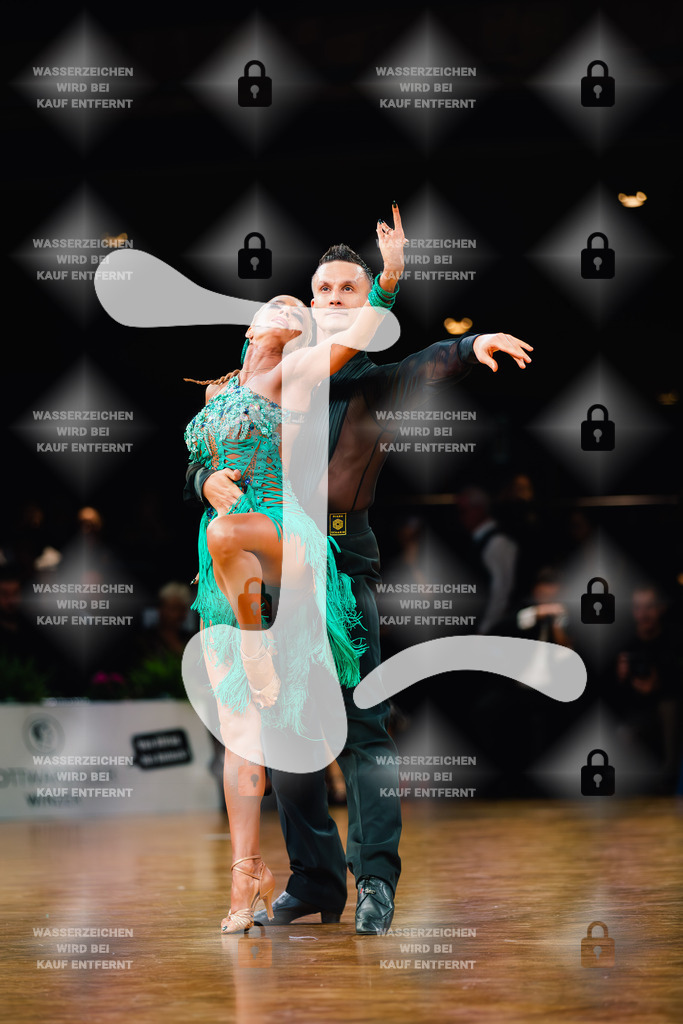 GOC 2025 - WDSF GrandSlam Latin 6th (54) Artur Balandin _ Anna Salita (Germany)-2025-08-23-5494 | Webshop for digital downloads and prints of dance sport, event & show photographer Julian Link - Realisiert mit Pictrs.com