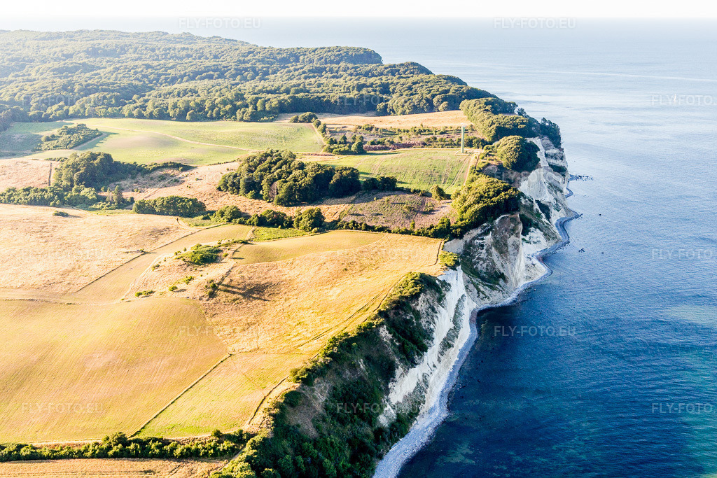 Vue aérienne: Vue de la ville à Borre dans le département Sjaelland, Danemark. Photo: IMG_108557.jpg prise le 04/07/2018 par Werner Riehm/FLY-FOTO.euRésolution de l'original: 5204 x 3469 px