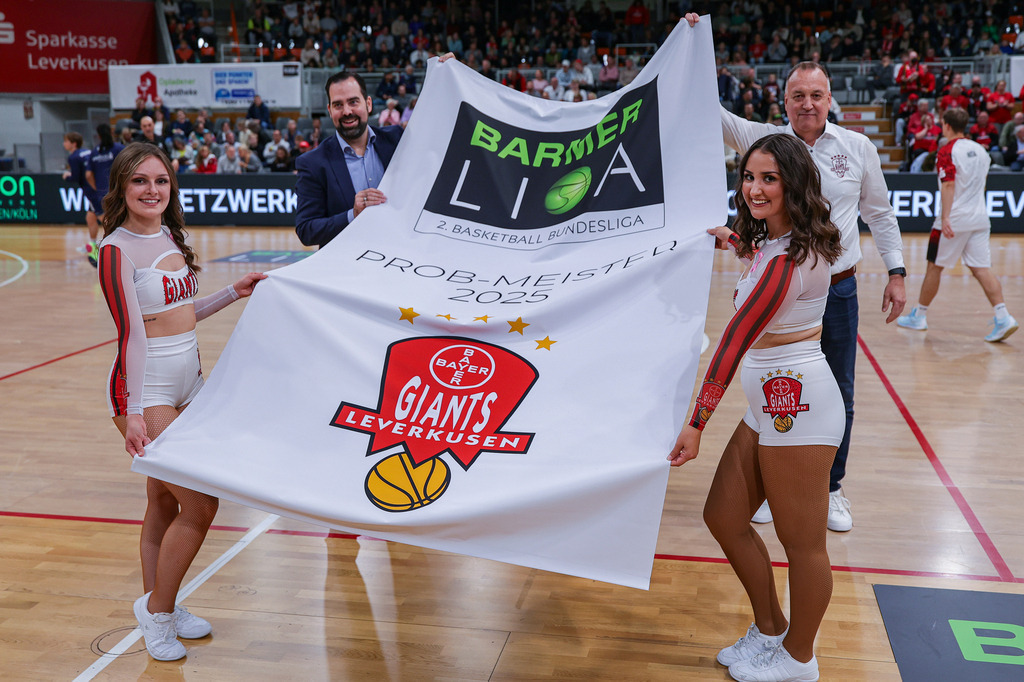 BAYER GIANTS vs VfL Sparkassenstars Bochum-74 | Fotos von Basketballspielen aus dem Raum NRW fotografiert von Gero Mueller-Laschet und Daniel Schaefer - Realisiert mit Pictrs.com