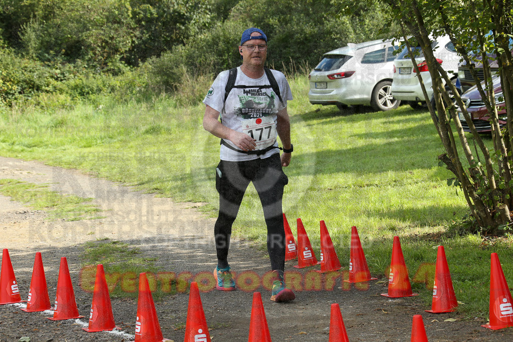 230826_1622_EX1_1558 | Sportfotografie im Rhein-Sieg Kreis, Köln, Bonn, NRW, Rheinland Pfalz, Hessen, etc. Unser Tätigkeitsfeld umfasst den Laufsport vom Volkslauf über den Marathon, Duathlon, Triathon bis zum Ultralauf wie Kölnpfad Ultra oder Schindertrail.