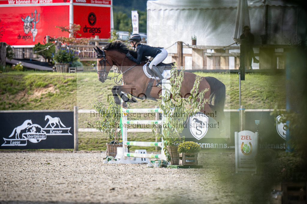 DOS_5915 | Entdecke hochwertige Reitturnierfotos von Foto Oger. Professionell, emotional und authentisch – jetzt Lieblingsmomente im Shop bestellen.Deutschlandweite Turnierfotografie. - Realisiert mit Pictrs.com