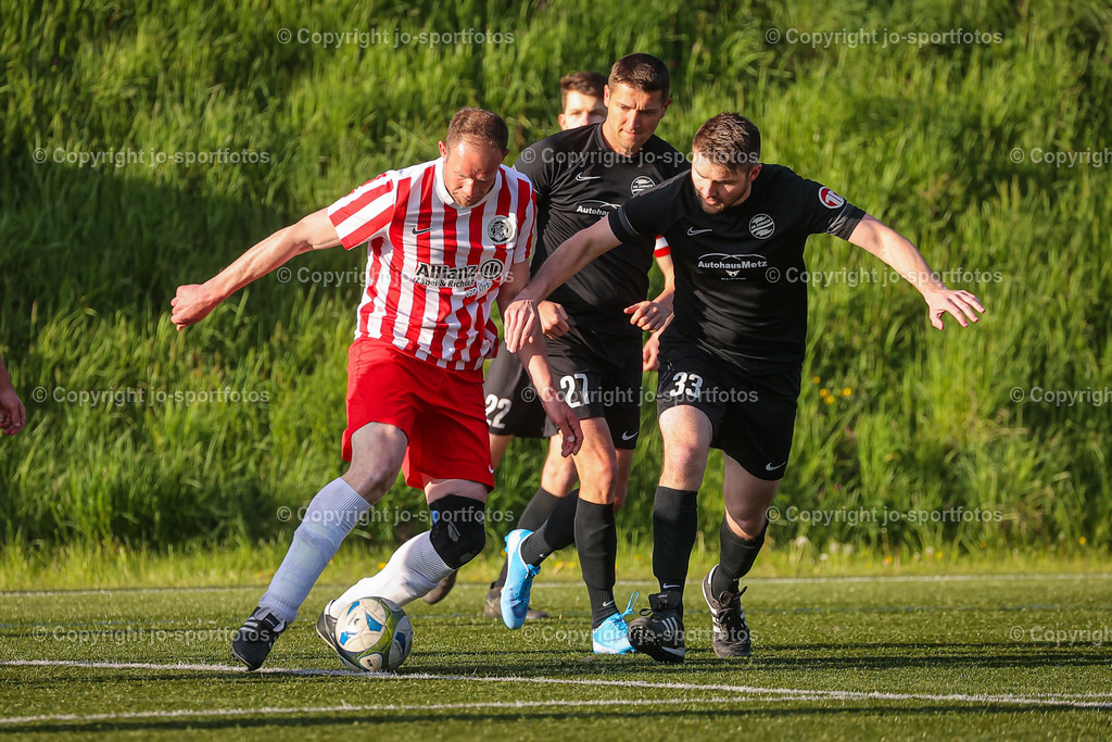BQ3I2184 | 02.05.2023; Kreisliga C2 Dillenburg; Kunstrasenplatz Oberscheld; SV Oberscheld II - SG Ambach II; Ergebnis 3:4 (0:2)