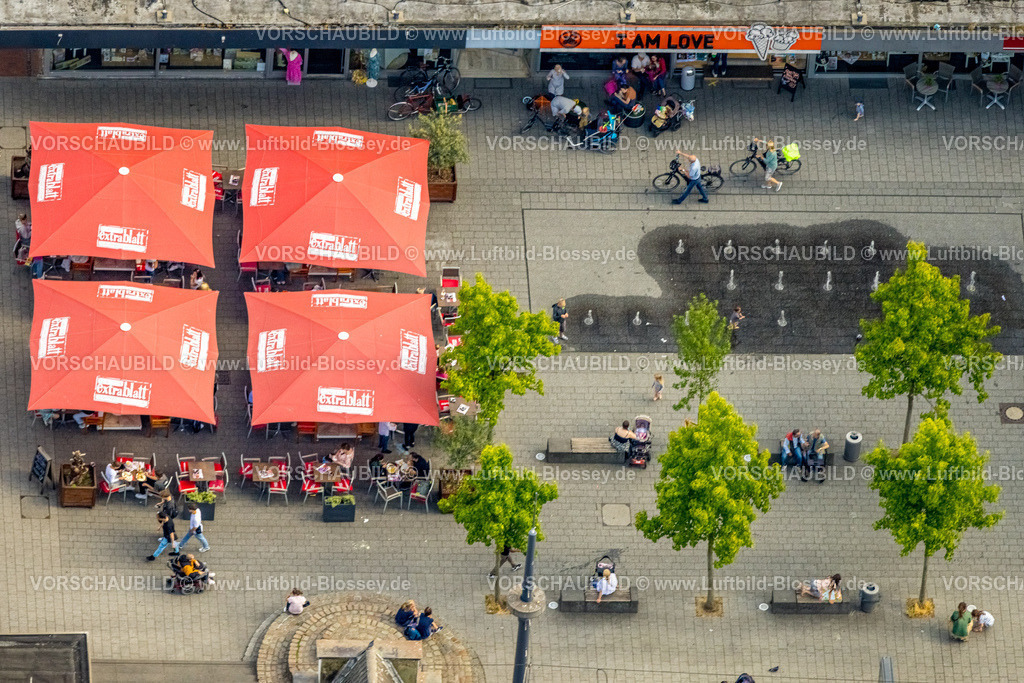 Witten230701395 | Luftbild, Extrablatt Cafe mit Sonnenschirmen am Berliner Platz, Witten, Ruhrgebiet, Nordrhein-Westfalen, Deutschland