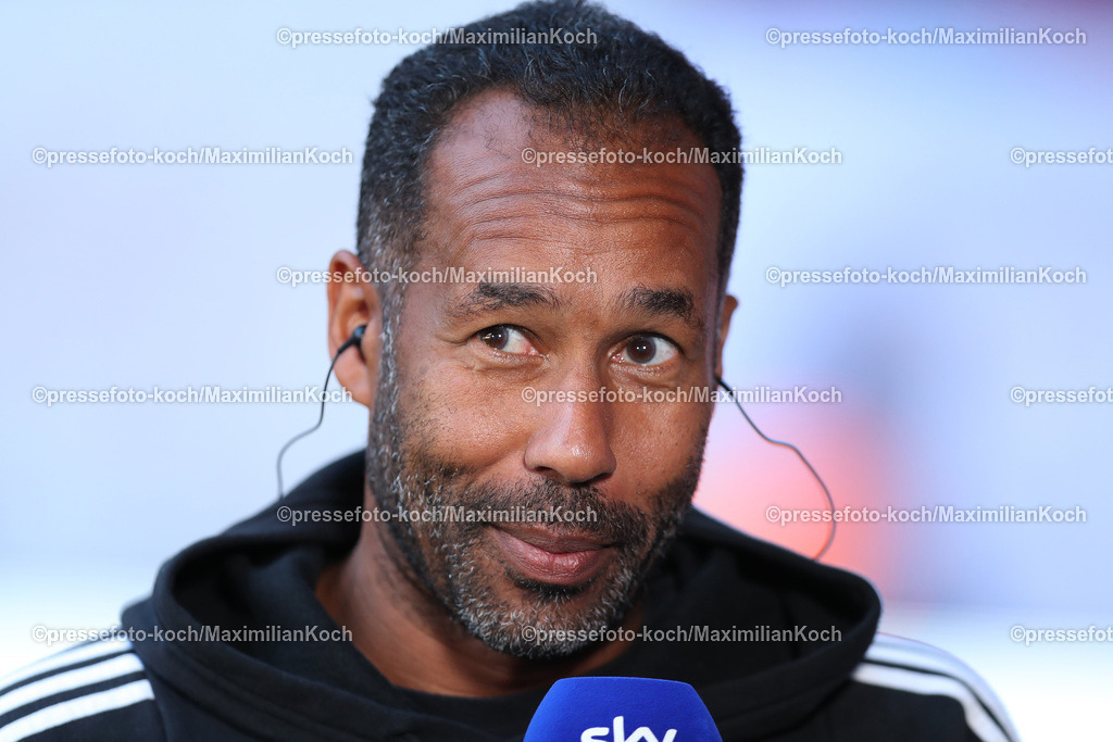 Due21092402078 | 21.09.2024, 2. Fußball Bundesliga, Fortuna Düsseldorf - 1. FC Köln, Merkur Spiel-Arena, Saison 2024 2025: Cheftrainer Daniel Thioune (Trainer Fortuna Düsseldorf)DFB regulations prohibit any use of photographs as image sequences and or quasi-video.