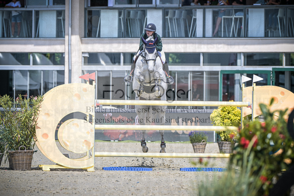 DOS_6356 | Entdecke hochwertige Reitturnierfotos von Foto Oger. Professionell, emotional und authentisch – jetzt Lieblingsmomente im Shop bestellen.Deutschlandweite Turnierfotografie. - Realisiert mit Pictrs.com