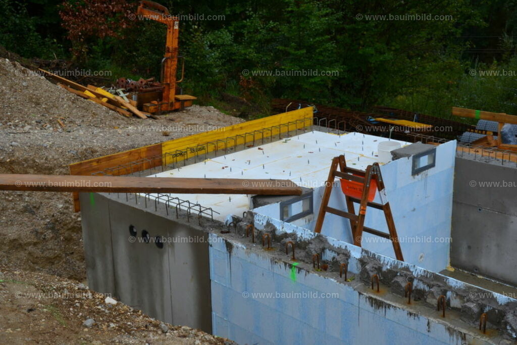 bib-lg04-betonarbeiten-0160 | Nach LV-Leistungsgruppen sortierte Detailfotos über den Bau eines Hauses. Alle Hausbau-Bilder direkt vom Urheber und Autor der Website Haus-Selber-Bauen.com