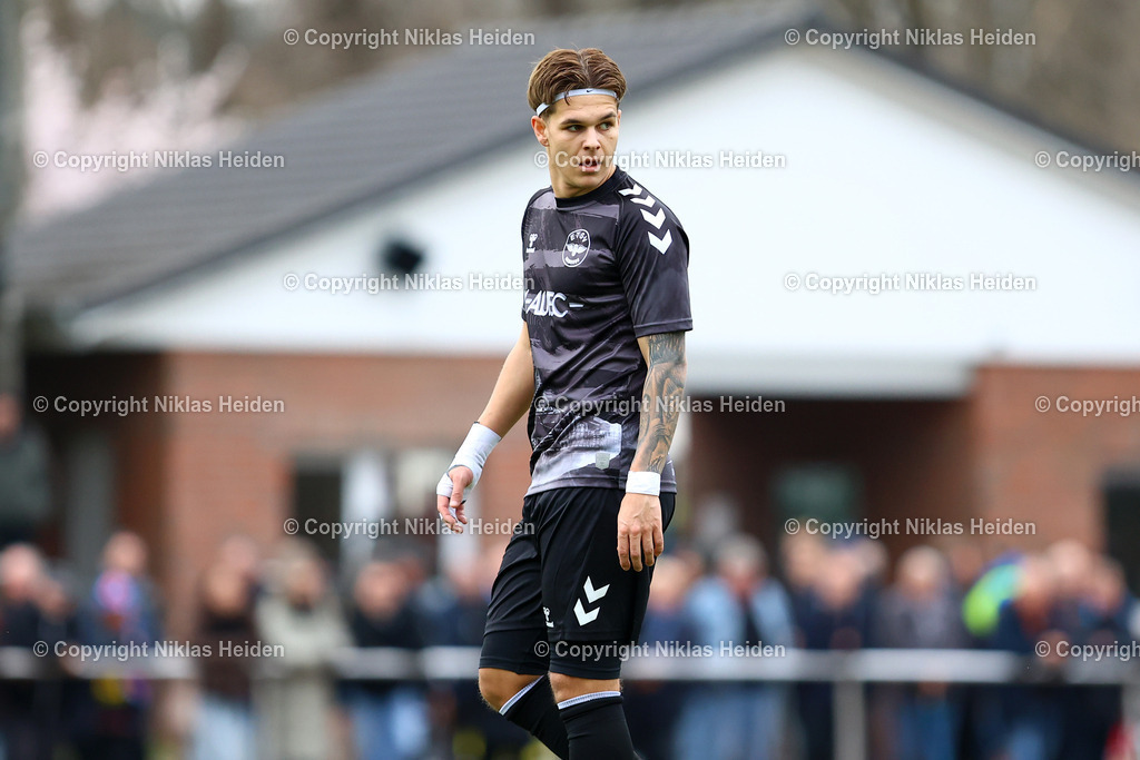 NH_TuSDassendorf_ETSVHamburg_OberligaHamburg_02042026 | #9 Nick Selutin (ETSV Hamburg)Fußball I Herren I Gamesright Oberliga Hamburg I Saison 2025-2026  I 18. Spieltag I TuS Dassendorf - ETSV Hamburg I 02.04.2026 I Sportplatz Wendelweg