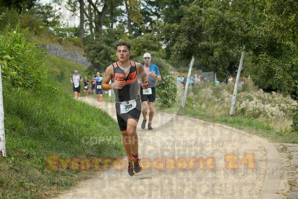 250824_1347_EX1_3660 | Sportfotografie im Rhein-Sieg Kreis, Köln, Bonn, NRW, Rheinland Pfalz, Hessen, etc. Unser Tätigkeitsfeld umfasst den Laufsport vom Volkslauf über den Marathon, Duathlon, Triathon bis zum Ultralauf wie Kölnpfad Ultra oder Schindertrail.