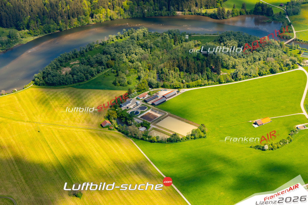 Das Luftbild zeigt : Kläranlage Biessenhofen - Die Luftaufnahme wurde 2024 vom UL-Flugzeug aus erstellt ( keine Drohne ) - Hochauflösende Luftaufnahme - Für grossformatige Ausdrucke geeignet. Die Geschenkidee !Mit Lizenz und Bildrechte bestellbar