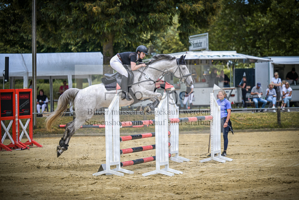DOS_1062 | Entdecke hochwertige Reitturnierfotos von Foto Oger. Professionell, emotional und authentisch – jetzt Lieblingsmomente im Shop bestellen.Deutschlandweite Turnierfotografie. - Realisiert mit Pictrs.com