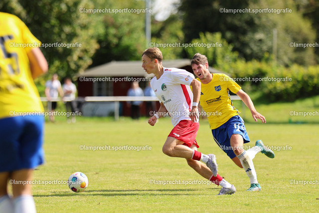 Fußball I Herren I Senioren Landesliga Holstein I 5. Spieltag I SC Rönnau - VfB Lübeck U21 I 23.08.2025.100 | v.l. Henry Jeschonek (3, VfB Lübeck U21), Janick Loose (11, SC Rönnau) - Realisiert mit Pictrs.com